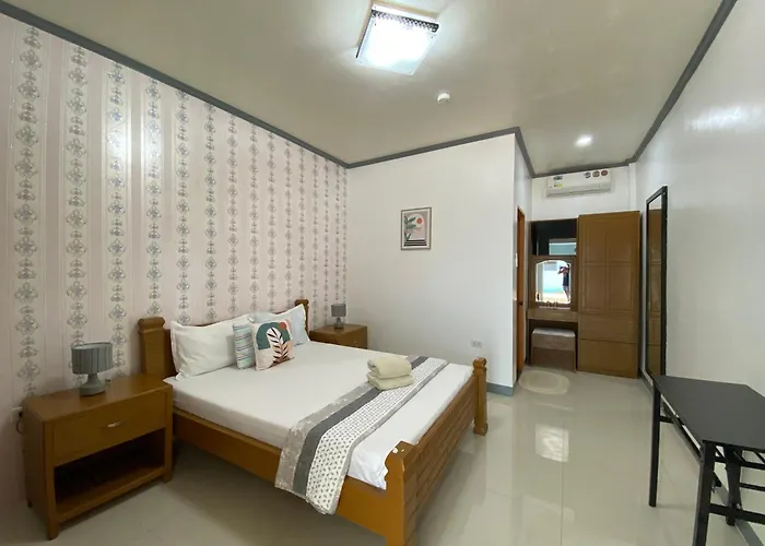 Elen -malapascua Island- Aircon Room2